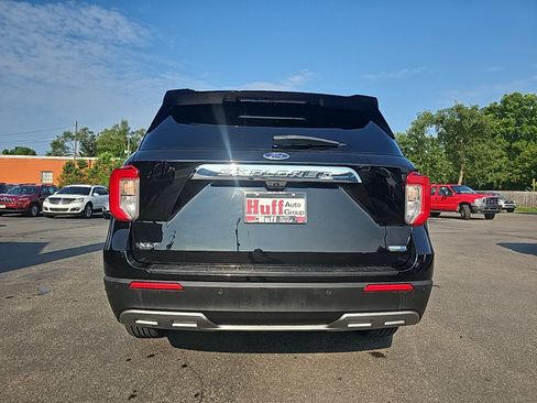 Used 2020 Ford Explorer XLT w/ Equipment Group 202A AWD/4WD image 4