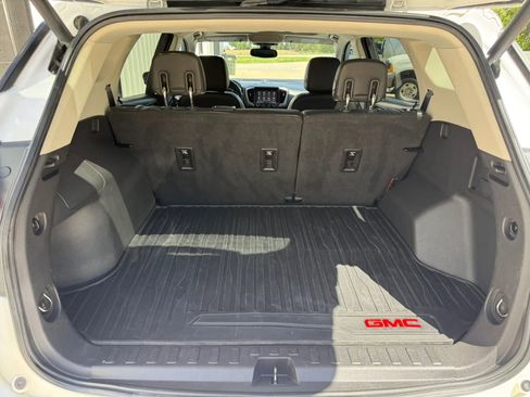 Used 2019 GMC Terrain Denali w/ Advanced Safety Package AWD/4WD image 12