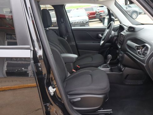 Used 2023 Jeep Renegade Altitude w/ Sun/Sound Group AWD/4WD image 24