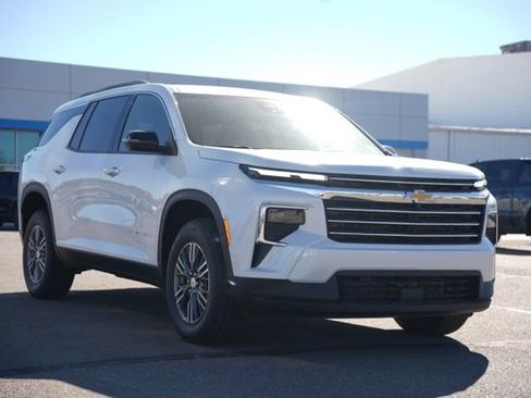 New 2026 Chevrolet Traverse LT FWD image 3