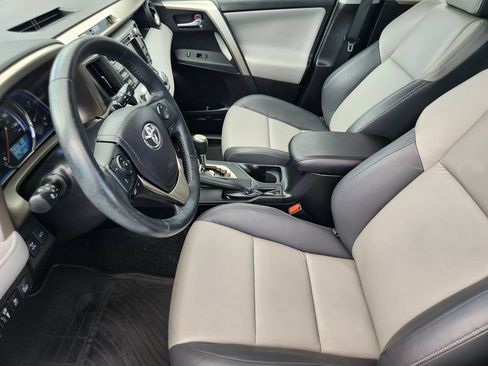 Used 2014 Toyota RAV4 Limited w/ Technology Package AWD/4WD image 16