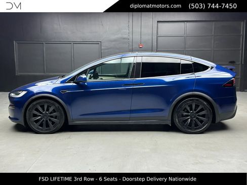 Used 2023 Tesla Model X Plaid image 3