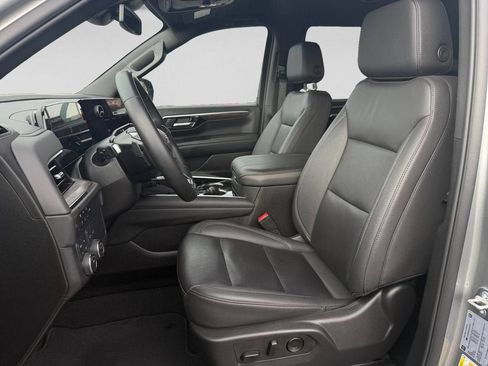 Used 2025 Chevrolet Tahoe Z71 AWD/4WD image 10