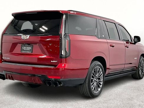 Used 2023 Cadillac Escalade ESV V image 2
