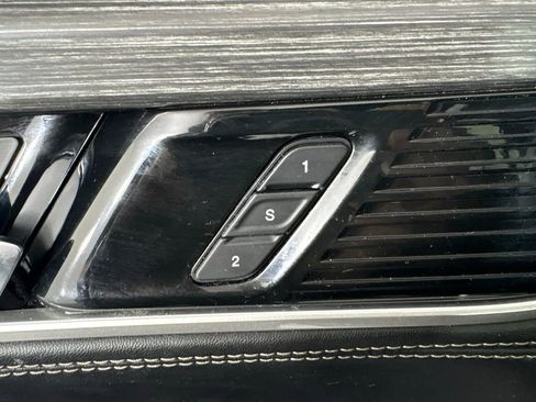 Used 2024 Jeep Wagoneer L Series II image 13