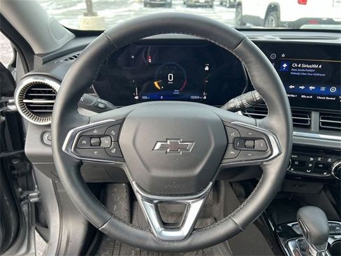 Certified 2024 Chevrolet Trax ACTIV w/ Sunroof Package image 11