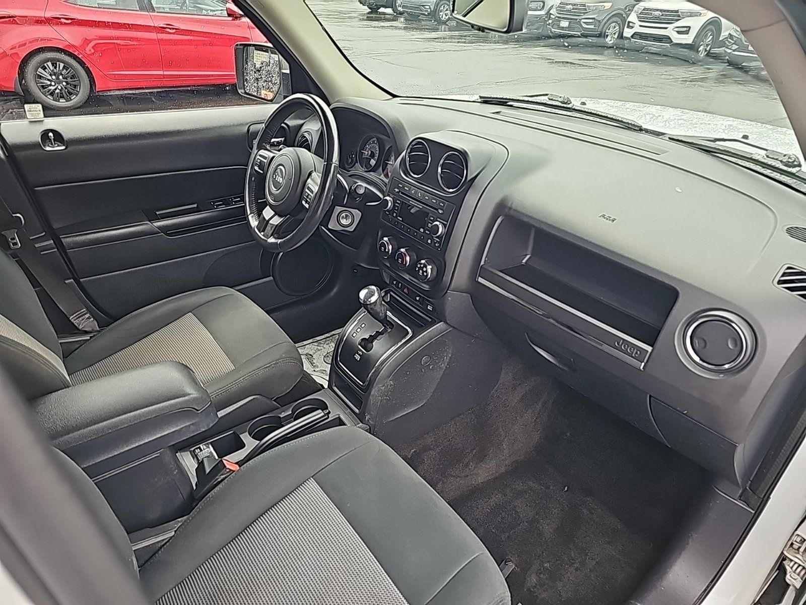 Used 2015 Jeep Patriot Latitude AWD/4WD image 14