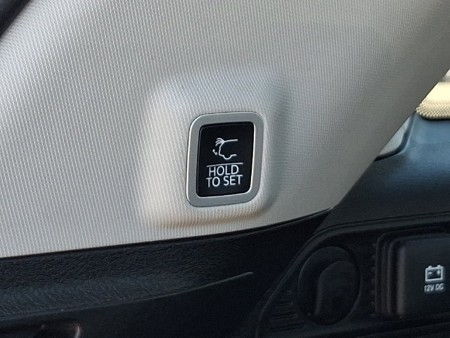 Used 2023 Jeep Grand Cherokee 4WD 4xe image 31