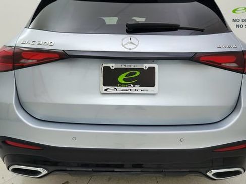 Used 2025 Mercedes-Benz GLC 300 4MATIC image 12