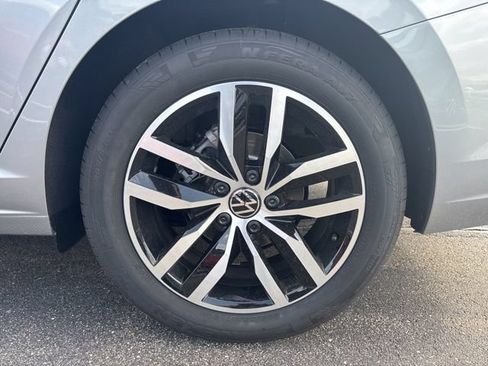 New 2026 Volkswagen Jetta SE FWD image 11