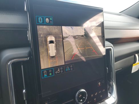 New 2026 GMC Yukon Denali w/ Sun & Power Step Package image 27