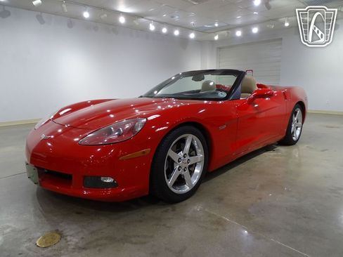 Used 2006 Chevrolet Corvette Convertible w/ Preferred Equipment Group image 4