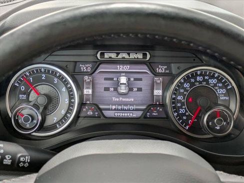 Used 2019 RAM 1500 Big Horn AWD/4WD image 11