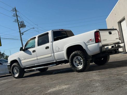 Used 2004 Chevrolet Silverado 2500 LT w/ Heavy-Duty Power Package AWD/4WD image 3
