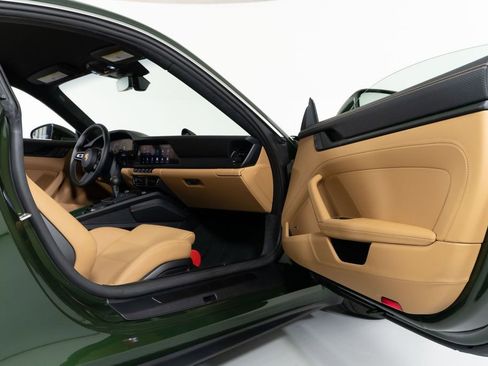 Used 2026 Porsche 911 GT3 RWD image 30