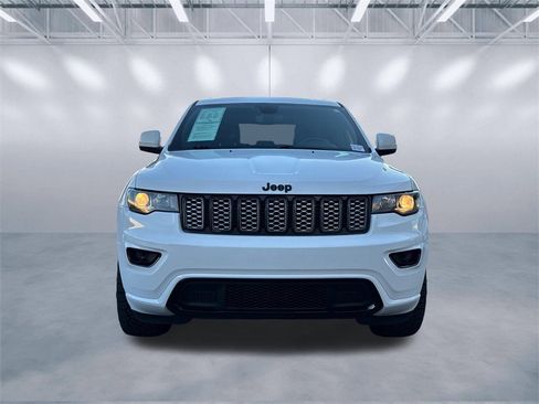 Used 2020 Jeep Grand Cherokee Altitude image 2