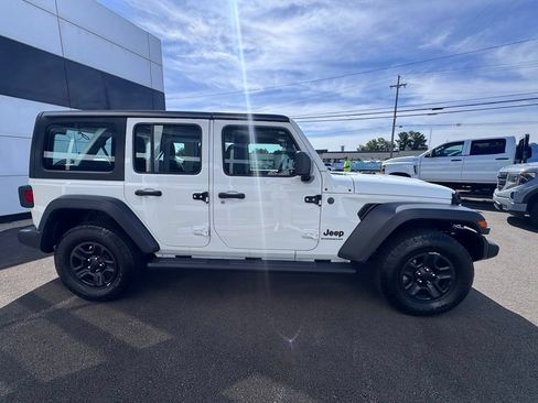 Used 2026 Jeep Wrangler Unlimited Sport AWD/4WD image 4