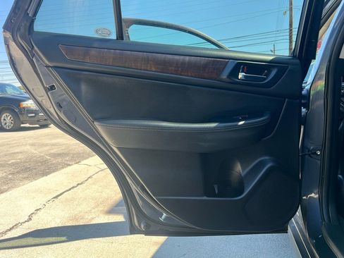 Used 2017 Subaru Outback 3.6R Limited image 31