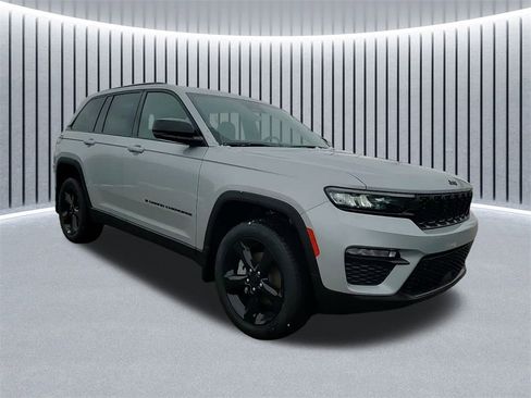 New 2025 Jeep Grand Cherokee Limited w/ Black Appearance Package image 1