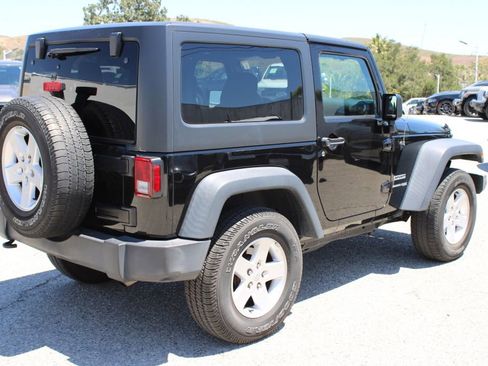 Used 2018 Jeep Wrangler Sport AWD/4WD image 4