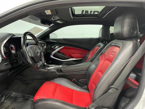 Used 2018 Chevrolet Camaro SS RWD image 13