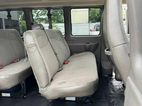 Used 2017 Chevrolet Express 3500 LT w/ LT Preferred Equipment Group image 29