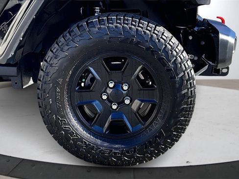 Certified 2023 Jeep Gladiator Mojave w/ Trailer Tow Package image 33