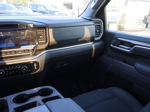Used 2025 Chevrolet Silverado 2500 LT w/ Safety Package AWD/4WD image 17