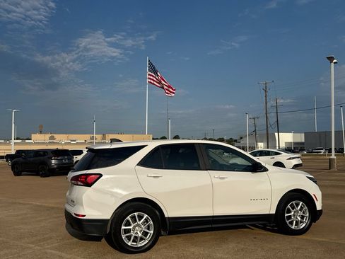 Used 2023 Chevrolet Equinox LS w/ LS Convenience Package FWD image 23