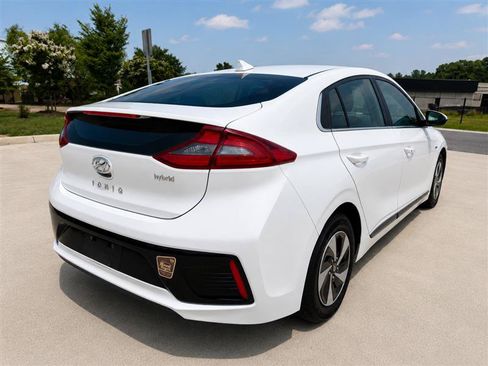 Used 2020 Hyundai Ioniq Blue FWD image 5
