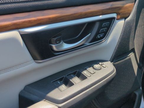 Used 2018 Honda CR-V Touring image 15