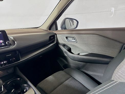 Used 2022 Nissan Rogue SV image 22