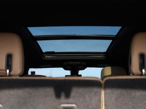 Used 2019 Chevrolet Blazer Premier w/ Sun and Wheels Package image 18