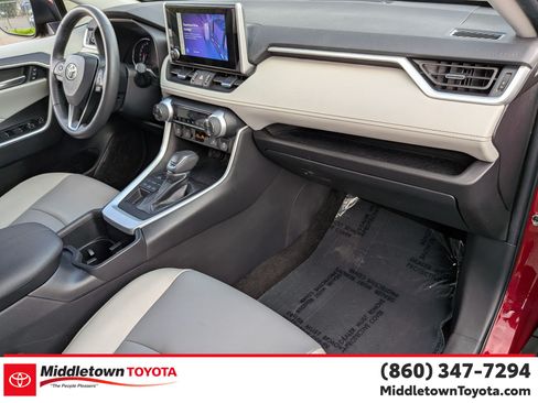 Certified 2023 Toyota RAV4 XLE Premium AWD/4WD image 38
