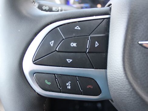 Used 2024 Chrysler Pacifica Limited FWD image 20