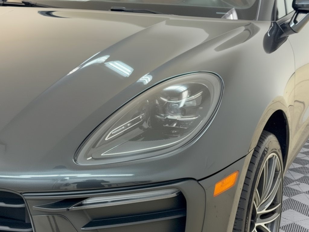 Used 2024 Porsche Macan AWD/4WD image 12