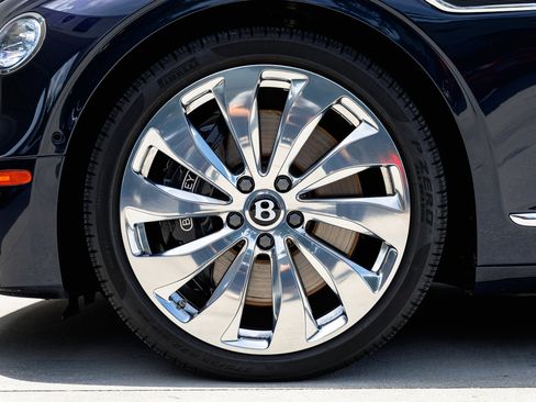 Certified 2024 Bentley Flying Spur V8 image 26