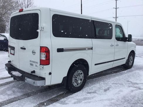 Used 2016 Nissan NV 3500 SL image 6