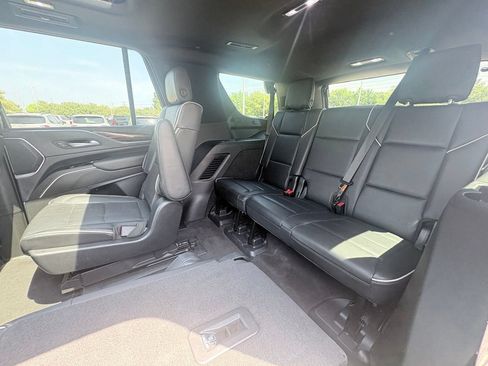 Used 2021 Cadillac Escalade Premium Luxury AWD/4WD image 8