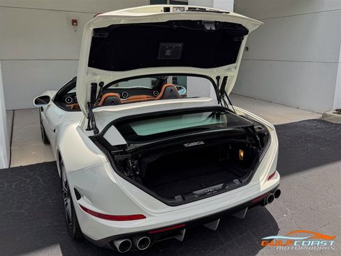 Used 2017 Ferrari California T RWD image 40