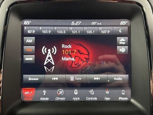 Used 2019 Dodge Durango SRT w/ Technology Group AWD/4WD image 5