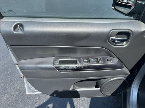 Used 2016 Jeep Patriot Latitude FWD image 46