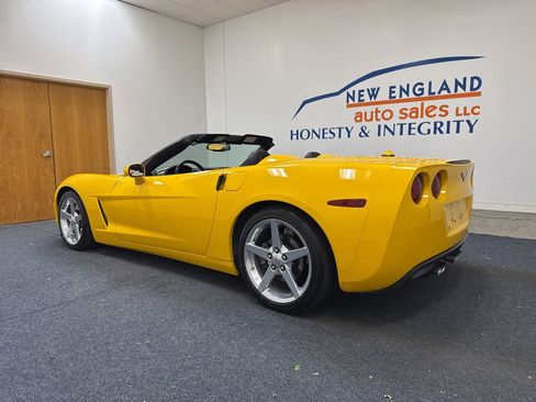 Used 2005 Chevrolet Corvette Convertible w/ Preferred Equipment Group RWD image 2
