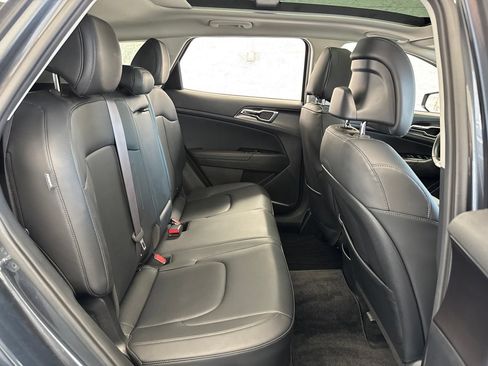 Used 2024 Kia Sportage EX w/ EX Premium Package AWD/4WD image 43