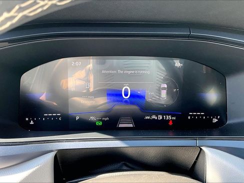 Used 2024 Volkswagen Taos SE image 12