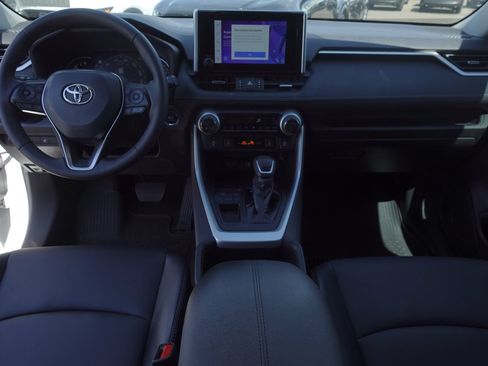Used 2023 Toyota RAV4 XLE Premium FWD image 10