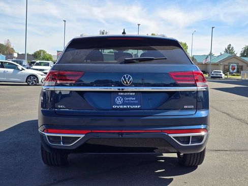 Certified 2022 Volkswagen Atlas Cross Sport SEL R-Line AWD/4WD image 4