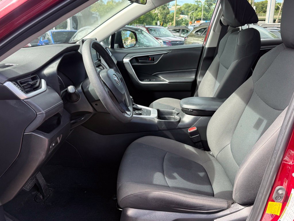 Used 2021 Toyota RAV4 LE AWD/4WD image 20