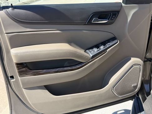 Used 2016 GMC Yukon XL SLE w/ Convenience Package RWD image 10