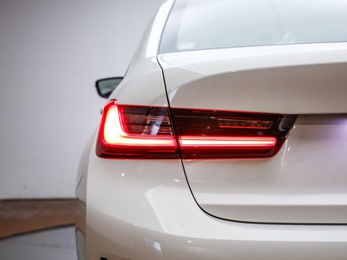 Certified 2022 BMW 330i Sedan w/ Premium Package 2 image 10